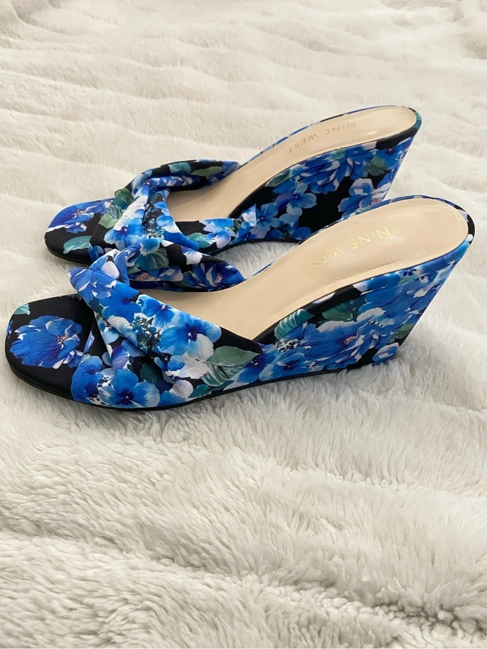 Nine West Blue Floral Knot Wedge Sandals Size 6.5